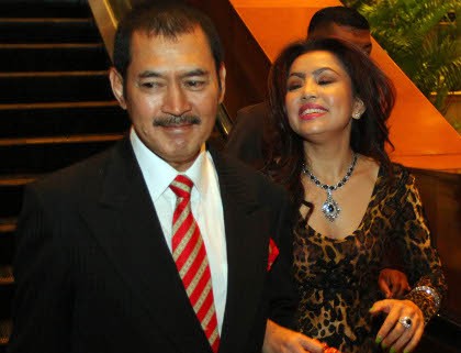 Istana Rampung, Mayangsari & Bambang Tri Gelar Syukuran