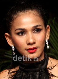Nova Eliza saat ditemui di acara Grand Lauching Majalah Unreserved, di Hotel Four Season, Kuningan, Jakarta Selatan, Rabu (11/7/2012) malam. Gusmun/detikHot.