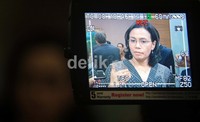 Menurutnya, pemerintah Indonesia harus bisa memberikan bukti yang lebih nyata kepada masyarakat berupa penyediaan lapangan kerja dan program jaminan sosial bagi masyarakat miskin.