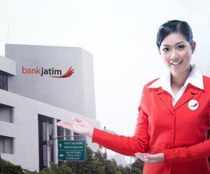 Pakde Karwo Minta Karyawan Bank Jatim Berbenah Pasca IPO