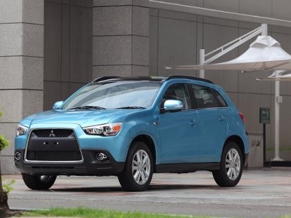 Menjajal Lancer Berbodi SUV