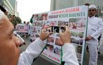 Massa Protes Keras Pembantaian di Myanmar
