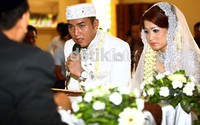 Dalam pengucapan ijab kabulnya, Gunawan tak terlihat gugup dan grogi sedikitpun.
