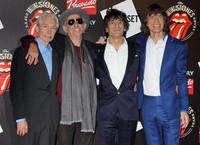 Memasuki usia ke 50, Rolling Stones menggelar pameran fotografi di Somerset House, London, Inggris pada Kamis (12/7/2012). Chris Jackson/Getty Images.