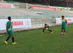 Dua kiper tim Yamaha U-13 Indonesia ini adalah Hamzah dan Dandy Iqbal Saputro.