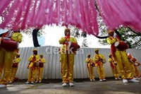 Seperti diketahui, gerakan Falun Gong pertama kali muncul di China pada tahun 1992. Kemudian gerakan ini dilarang pada tahun 1999.