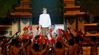 Teater ini disutradarai oleh Putri Bung Karno Rachmawati Soekarnoputri.