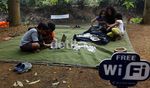 Asyik, Free Wifi di Kali Ciliwung