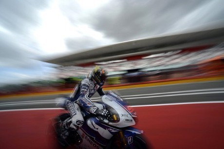 Lorenzo Sesali Masalah di Motornya