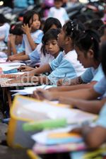 Abnon Jakbar Berbagi Ilmu dengan Anak Jalanan