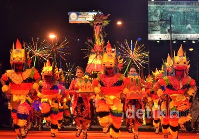 Parade Seni & Budaya Peringati HUT Jateng
