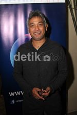 Bintang dan Sutradara Rumah di Seribu Ombak