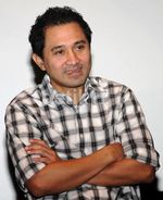 Bintang dan Sutradara Rumah di Seribu Ombak