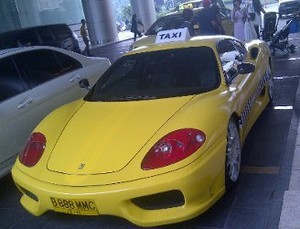 Dulu Anas dan Kini Taksi Ferrari, Bolehkah Pakai Pelat Palsu?