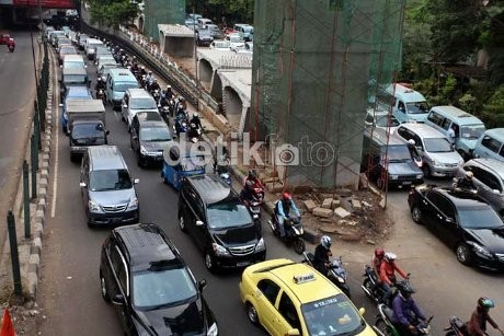 Arus Lalin Padat di Hari Pertama Sekolah