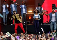 Tentunya lagu Baby tak lupa dinyanyikan oleh penyanyi kelahiran 1 Maret 1994 itu. AFP/Mohd Rasfan.