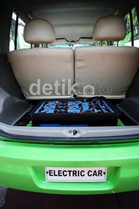Menurut Dasep Ahmadi, mobil ini mogok karena power berkurang. Menurutnya karena semalam tidak dicas, dan hanya menyisakan tenaga secukupnya.