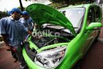 Dahlan Iskan Jajal Mobil Listrik Hijau Genjreng