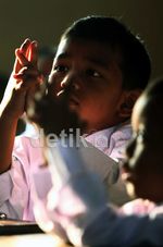 Wajah-wajah Ceria di Hari Pertama Sekolah