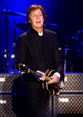 Bikin Album Lagi, Paul McCartney Gaet Produser Amy Winehouse?