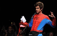 Andrew Garfield dengan kostum spiderman-nya. Kevin Winter/Getty Images.
