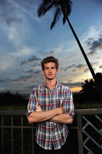Andrew berpose dengan kemeja kotak-kotaknya saat menghadiri 2011 Maui Film Festival di Celestial Cinema, Wailea, Hawaii pada 18 Juni 2011. Michael Buckner/Getty Images.