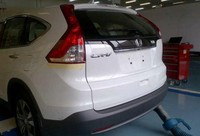Gambar All New CR-V itu memang mirip dengan All New CR-V yang lebih dulu meluncur di pasar global. Tak ada yang membedakan. Salah satu gambar yang membuat detikOto yakin jika itu All New CR-V adalah desain buntutnya. Desain belakang sangat berubah total. Muhammad Ikhsan/detikOto.