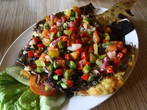 Huah..huah.. Disambar Gurame Bakar Hantu Petir!