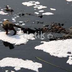 Ketika Banjir Kanal Timur Berubah Jadi Tempat Sampah