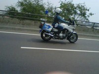 Sebuah motor yang dikendarai petugas Pomal di jalan tol Jakarta. (Foto Fedhly).