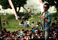 Penampilan Ariel di acara Schoolastic yang diadakan Coca Cola di Stadion Kridosono, Yogyakarta, Minggu (17/5/2009). Pebriansyah Ariefana/detikHOT.