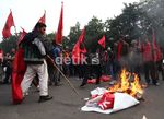 Buruh Robohkan Gerbang Pertamina