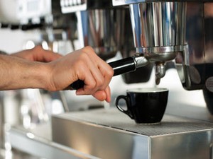 Polisi Iran Tutup Puluhan Kedai Kopi di Tehran