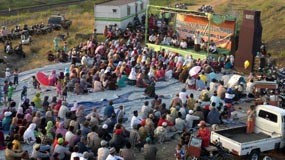 Tuntut Pelunasan Ganti Rugi, Korban Lumpur Lapindo Gelar Istighosah