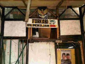 Mengira Pos PP, Massa FBR Salah Sasaran Rusak Gardu Forkabi