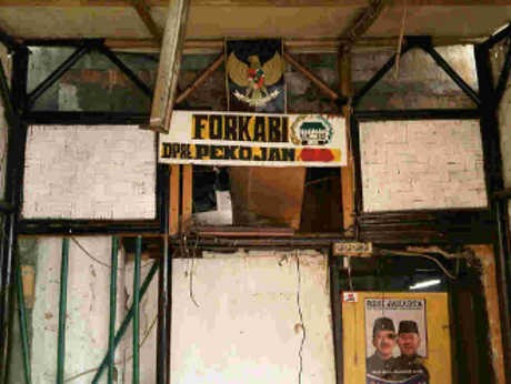 Mengira Pos PP, Massa FBR Salah Sasaran Rusak Gardu Forkabi
