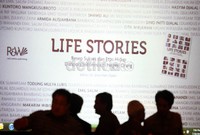 Buku Life Stories berisi kumpulan kisah inspiratif dari diaspora Indonesia yang pernah belajar atau bekerja di Amerika Serikat ataupun yang telah menetap di AS, baik yang masih berstatus WNI maupun yang telah menjadi warga AS.