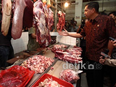 Gita Wirjawan Pantau Harga Sembako