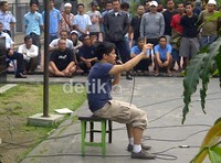 ak sendiri, Ariel bersama personel eks Peterpan lainnya, Uki yang turut membantu proses rekaman tersebut. Komario/detikHOT.