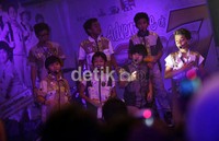 Super 7 hadir mengeluarkan album berjudul The Adventure of Super 7.