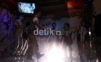 Mereka tetap membawakan lagu anak-anak dari album mereka sendiri seperti lagu berjudul Go Green dan Boy Friends Forever.