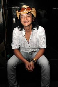 Andy /Rif dengan topi koboinya. Gusmun/detikHot.