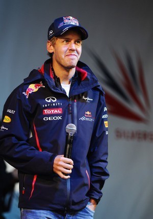 Vettel Bidik Kemenangan Pertama di Balapan Kandang