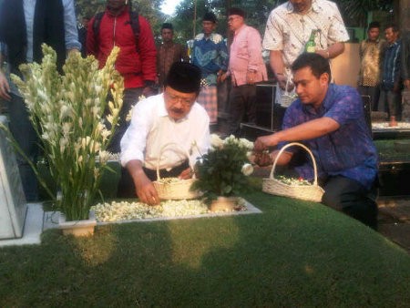 Foke Ziarah ke Makam Bang Ali 