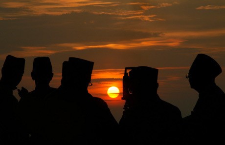 Hasil Sidang Isbat: 1 Ramadan 1433 H Jatuh Pada Sabtu 21 Juli 2012 Hasil Sidang Isbat: 1 Ramadan 1433 H Jatuh Pada Sabtu 21 Juli 2012