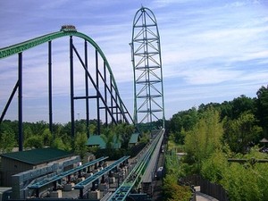 8 Roller Coaster Paling Maut