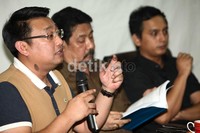 Penolakan rencana pengadaan 100 Main Battle Tank (MBT) Leopard tersebut disampaikan dalam jumpa pers di kantor Imparsial, Jakarta, Kamis (19/7/2012).