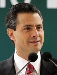 Pena Nieto membantah tuduhan pesaing terdekatnya, Lopez Oradors. Lopez akan membawa kasus ini ke pengadilan pemilu nasional. Reuters/Henry Romero.