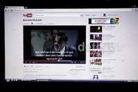 Dalam video berdurasi sekitar 4 menit tersebut digambarkan Foke yang diperankan Hitler marah besar di putaran pertama.