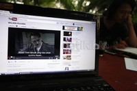 Video tersebut juga diunggah oleh sejumlah nama. Video tersebut telah dilihat puluhan ribu kali.